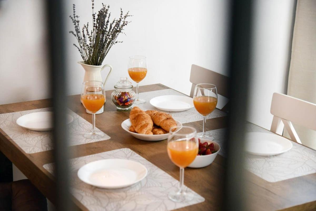 Apartment D & Studio L Dobrinj Екстериор снимка
