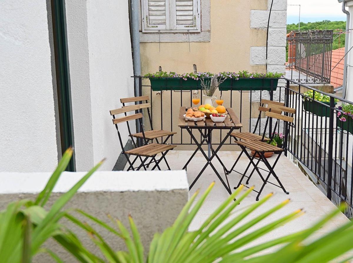 Apartment D & Studio L Dobrinj Екстериор снимка