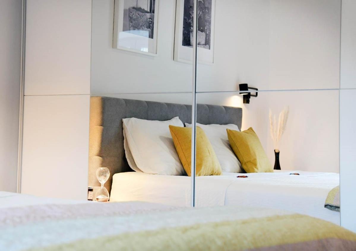 Apartment D & Studio L Dobrinj Екстериор снимка