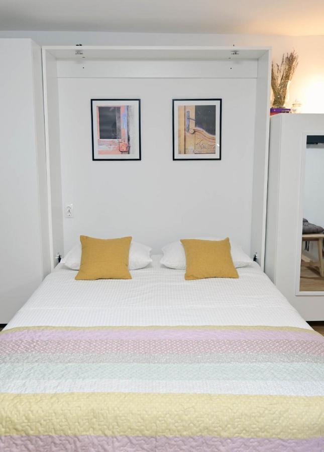 Apartment D & Studio L Dobrinj Екстериор снимка