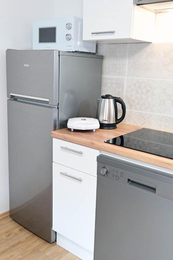 Apartment D & Studio L Dobrinj Екстериор снимка